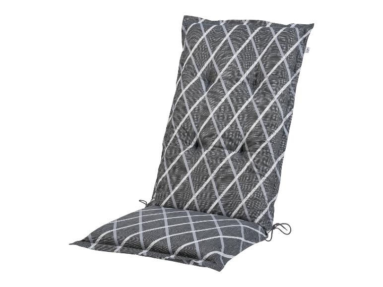 Un coussin de chaise gris à motif à carreaux.