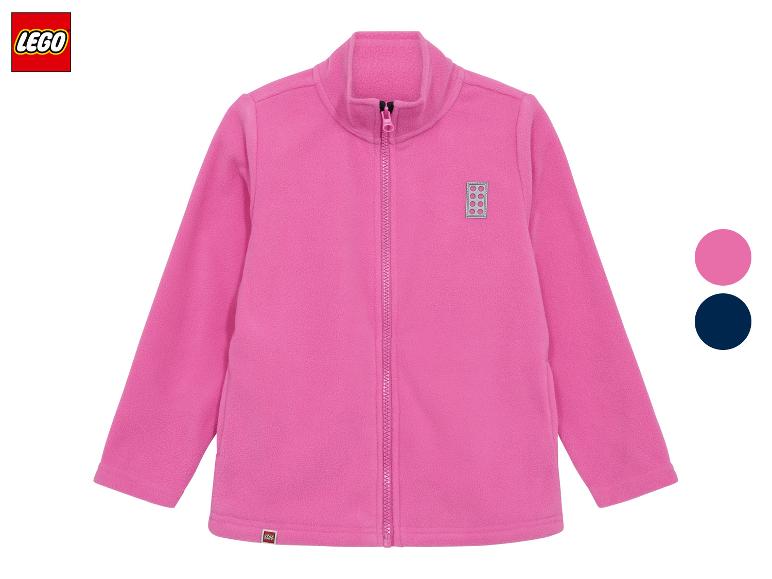 Veste polaire rose avec fermeture éclair et petit motif sur la poitrine.