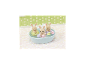 Trois lapins jouets dans une baignoire avec des canards en caoutchouc.