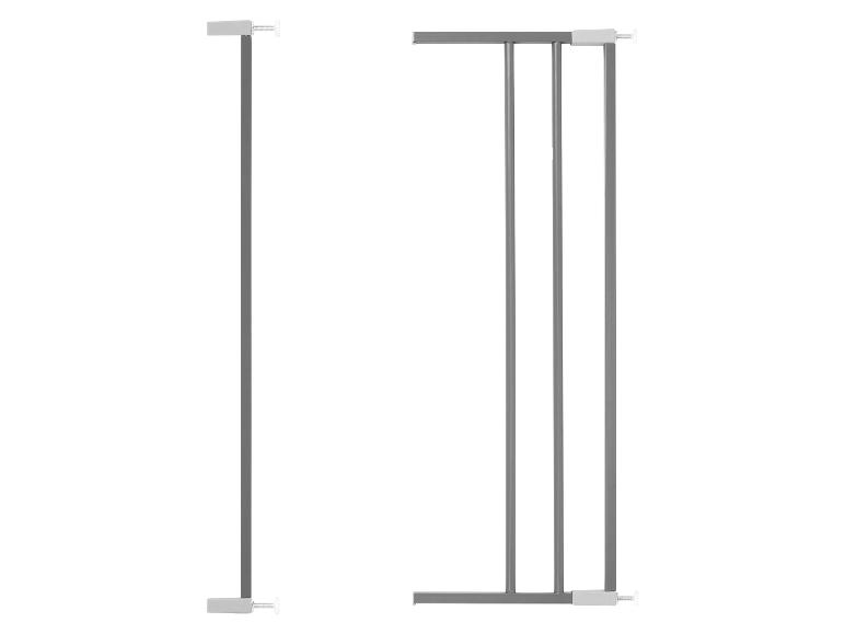 Deux barrières de sécurité métalliques pour enfants.