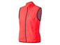 Une veste de course rouge vif.