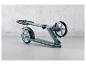 Trottinette pliable aux roues grandes, design moderne et élégant.