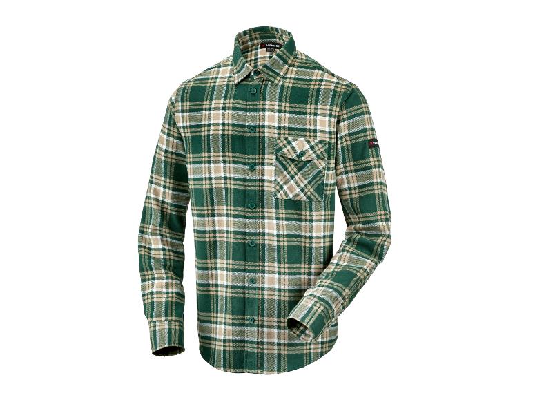 Une chemise à carreaux vert et beige à manches longues de Parkside.