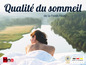Une femme allongée dans un lit avec le logo Hna et le texte 'Qualité certifiée, fabriqué en Allemagne'.