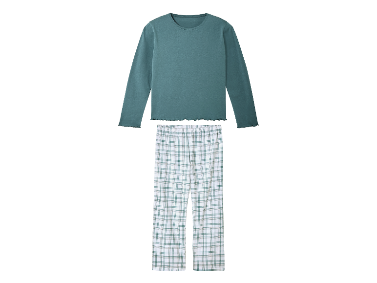 Pyjama avec haut turquoise à manches longues et pantalon à carreaux.