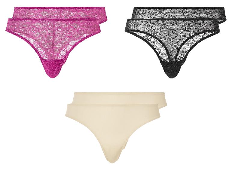 Deux paires de strings en différents coloris et matières, dont de la dentelle.