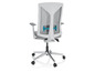 Une chaise de bureau blanche avec un dossier en mesh et des roulettes.