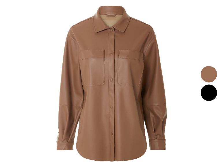 Chemise en simili cuir marron avec poches, disponible aussi en noir.