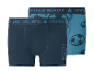 Deux boxers pour garçons, un bleu marine et un bleu clair avec un motif de ballon de football.