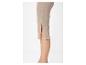 Jupe crayon beige fendue, style minimaliste.