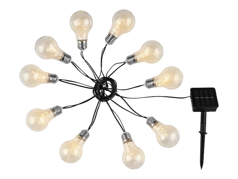 Un ensemble de 10 ampoules LED avec panneau solaire.