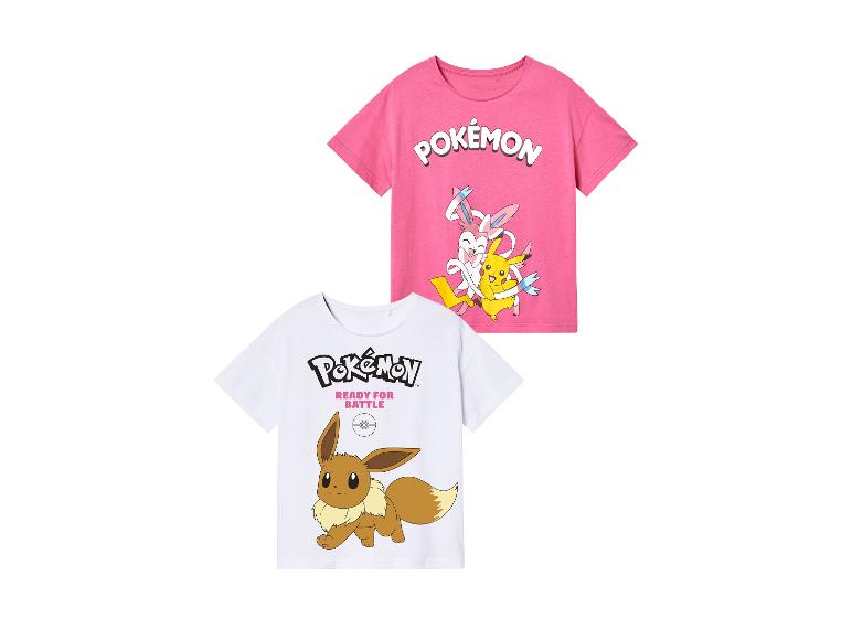 Deux t-shirts Pokémon pour enfants : un rose avec Pikachu et un blanc avec un Évoli.