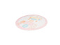 Un tapis de jeu rose avec des chiffres et des étoiles pour bébés.