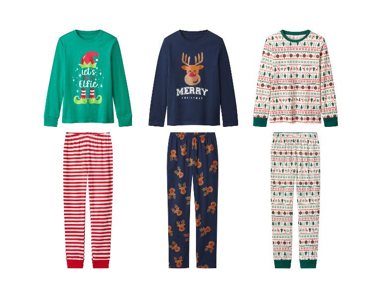 Trois ensembles de pyjamas de Noël pour enfants, sur le thème des elfes, des rennes et des motifs festifs.