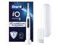 Une brosse à dents électrique Oral-B iO Series 5 avec station de charge et étui.