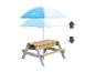 Table de pique-nique en bois pour enfants avec parasol réglable bleu et blanc.