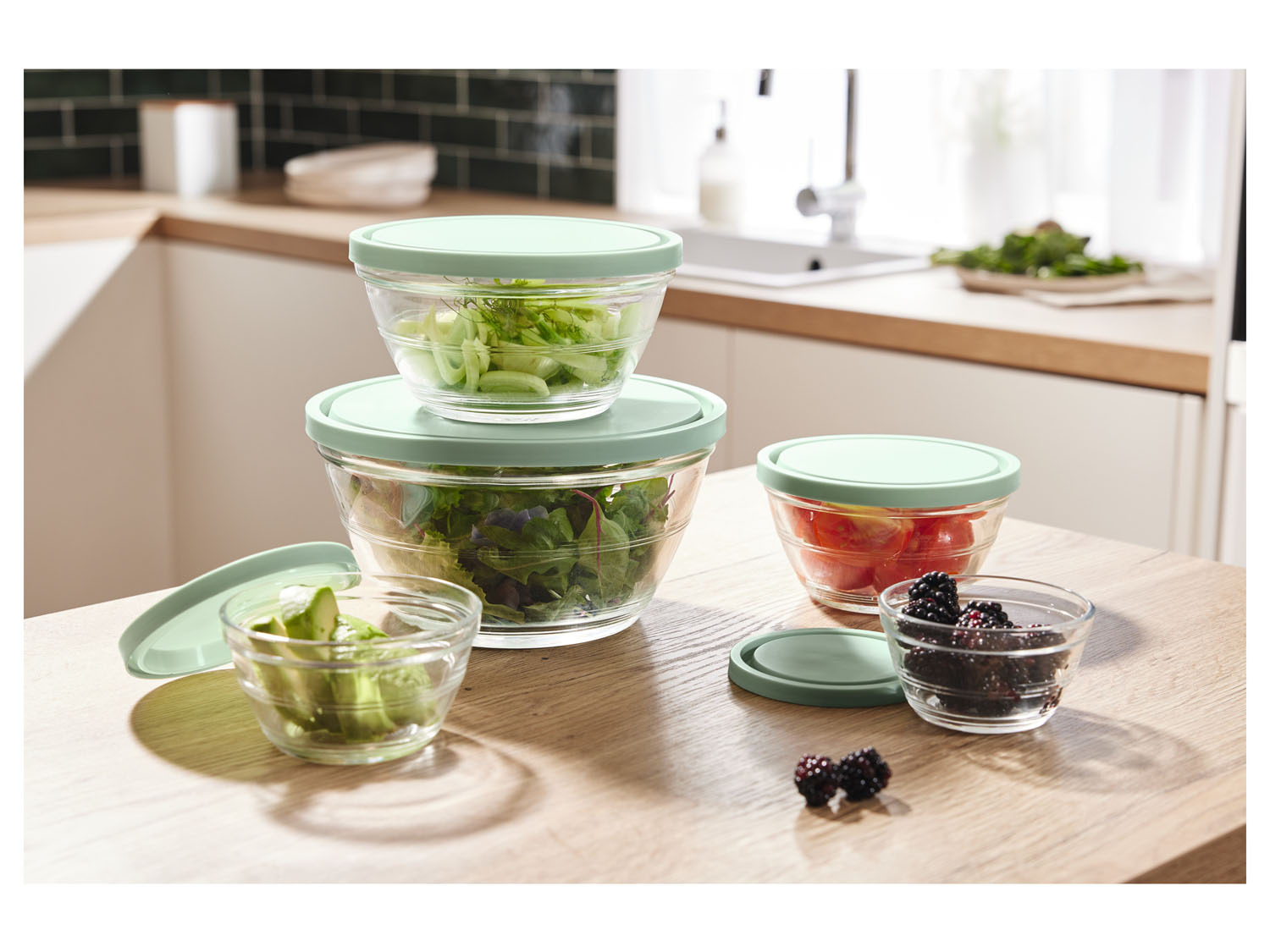 ERNESTO® Lot de 5 saladiers en verre, avec couvercles