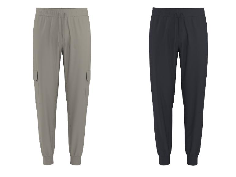 Deux joggings pour hommes : un beige avec poches, l'autre bleu foncé