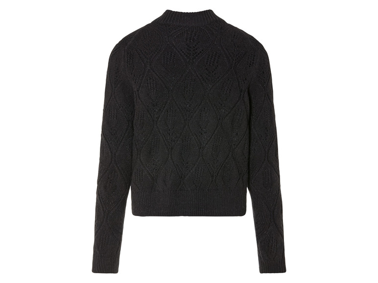 Pull noir à motif torsadé.
