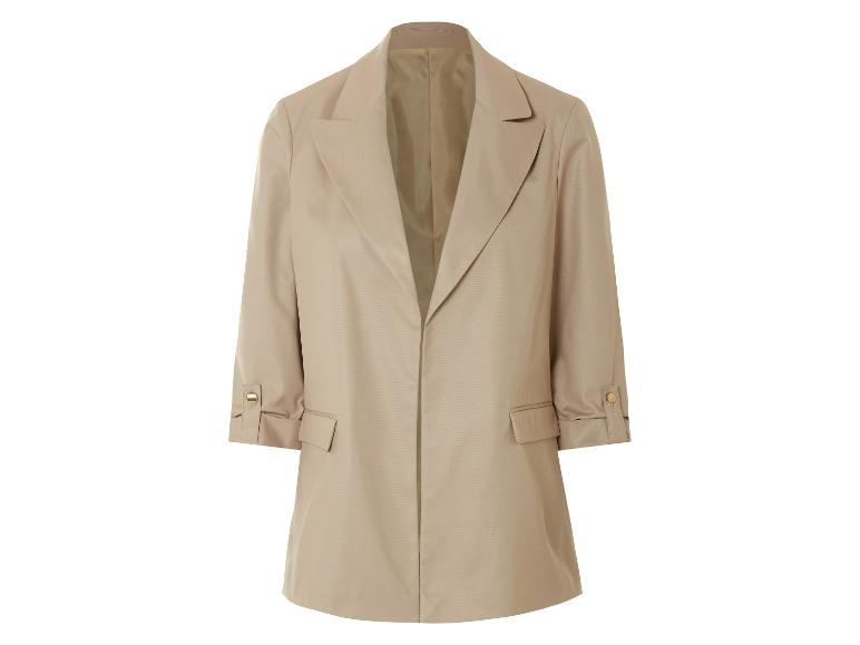 Blazer beige femme trois quarts.