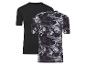Deux t-shirts Reebok, un noir et l'autre à imprimé camouflage.