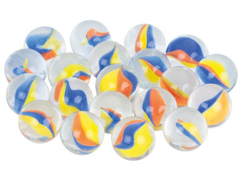 Un groupe de billes de verre transparentes avec des tourbillons bleus, jaunes et oranges.