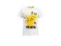 T-shirt blanc pour enfant avec un grand imprimé de Pikachu, des éclairs jaunes et le texte 'PIKACHU'.