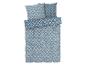 Parure de lit bleu clair à motif floral stylisé : housse de couette et taies d'oreiller.