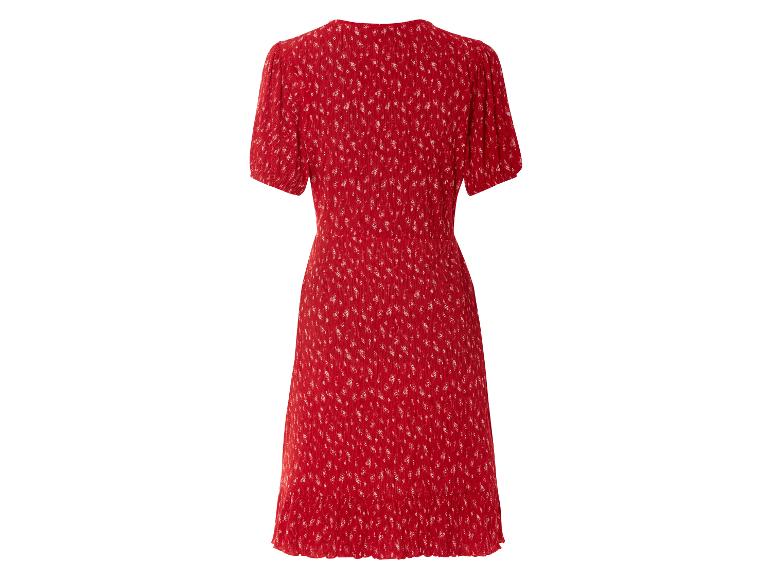 Robe rouge à fleurs, style bohème, vue arrière.