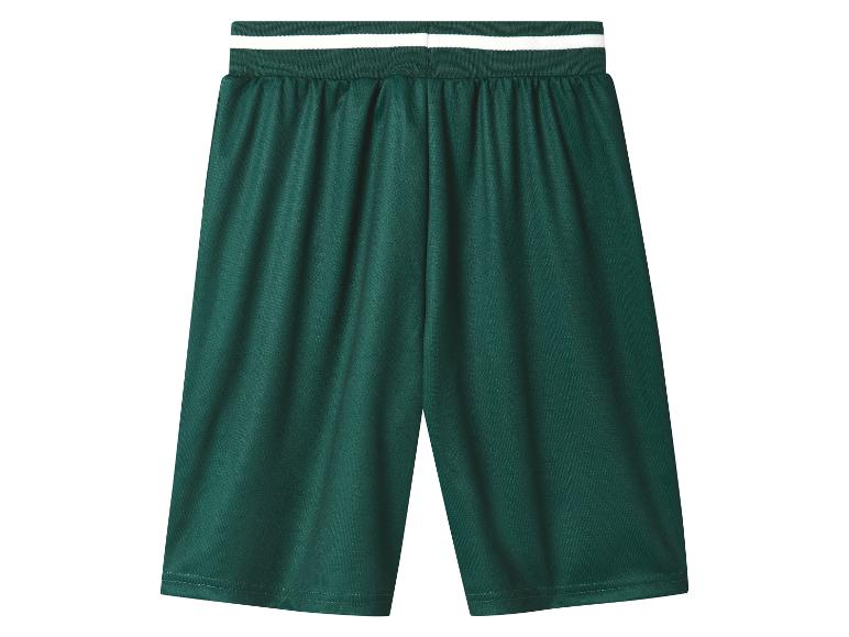 Shorts de sport verts pour enfants avec une bande blanche.