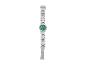 Une montre-bracelet argentée avec un cadran vert et un bracelet en métal.