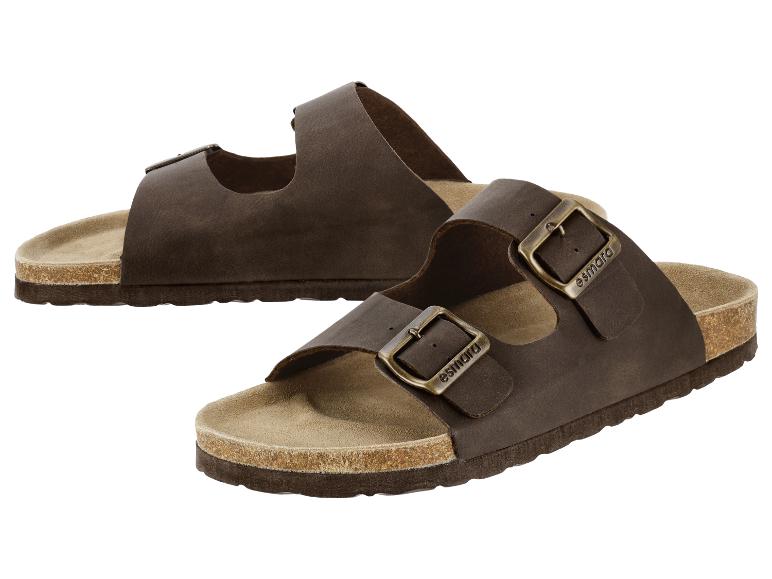 Paire de sandales marron à deux brides avec semelles en liège et boucles métalliques