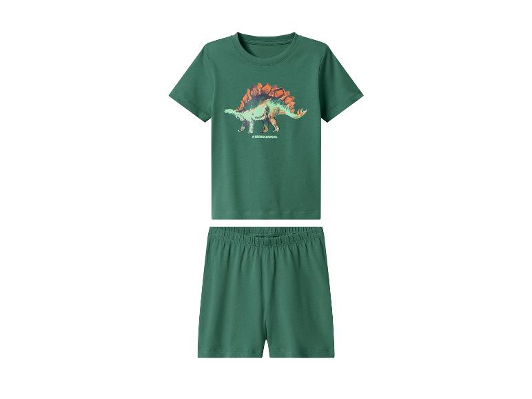 Pyjama vert composé d'un t-shirt à manches courtes et d'un short, avec motif stégosaure.