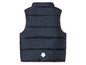 Un gilet bleu foncé avec des détails roses et un motif de fleurs blanches.