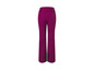 Un pantalon de ski rose.