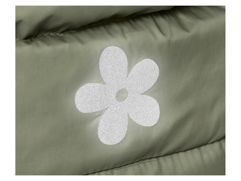 Veste verte avec fleur blanche