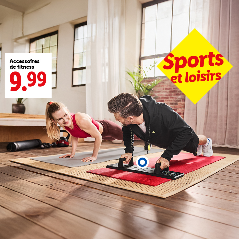 Deux personnes faisant des pompes avec des accessoires de fitness, prix affiché 9,99.