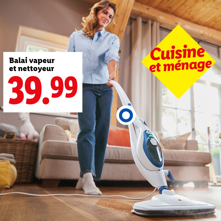 Une femme nettoie un sol en bois avec un balai vapeur, affiché à 39,99 €.