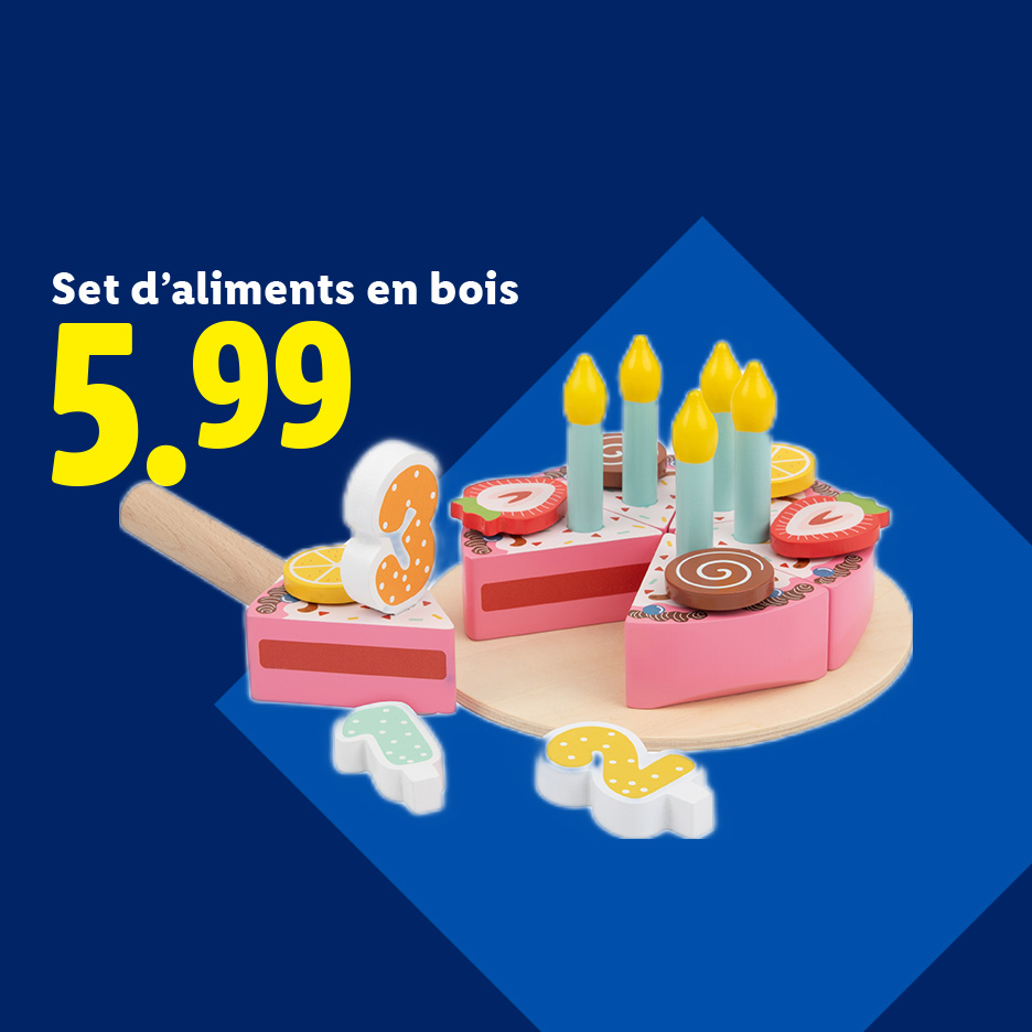 Ensemble de gâteau d'anniversaire en bois avec des bougies et des chiffres