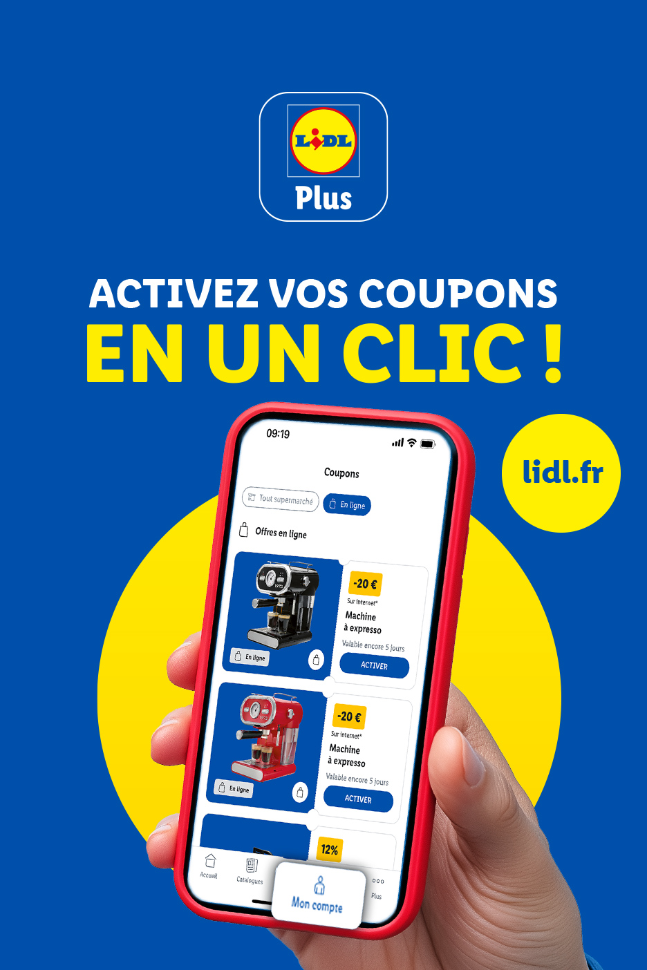 Une main tenant un smartphone affichant des offres de machines à expresso et des coupons, avec le texte 'ACTIVEZ VOS COUPONS EN UN CLIC !'