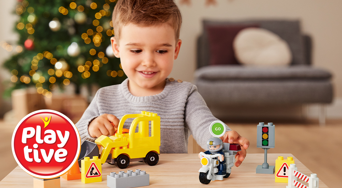 Jouets Playtive : bulldozer, moto police, blocs.