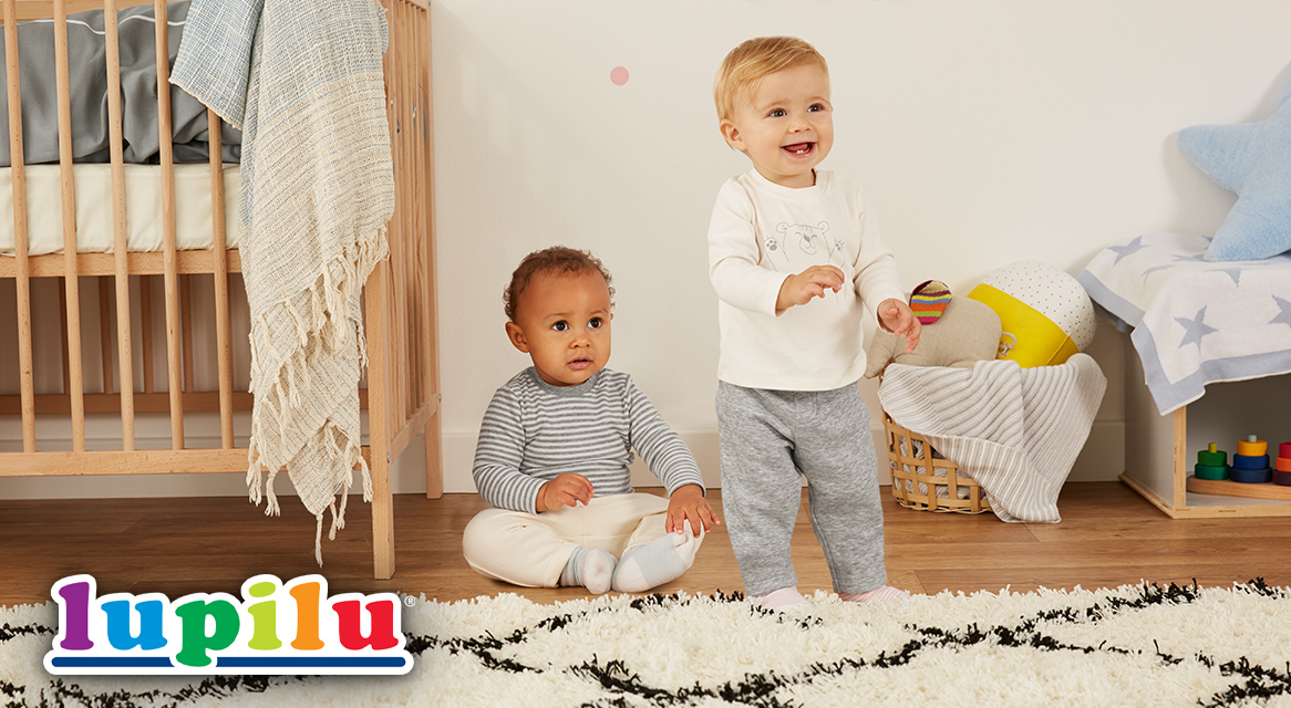 Vêtements bébé Lupilu : pulls, pantalons.