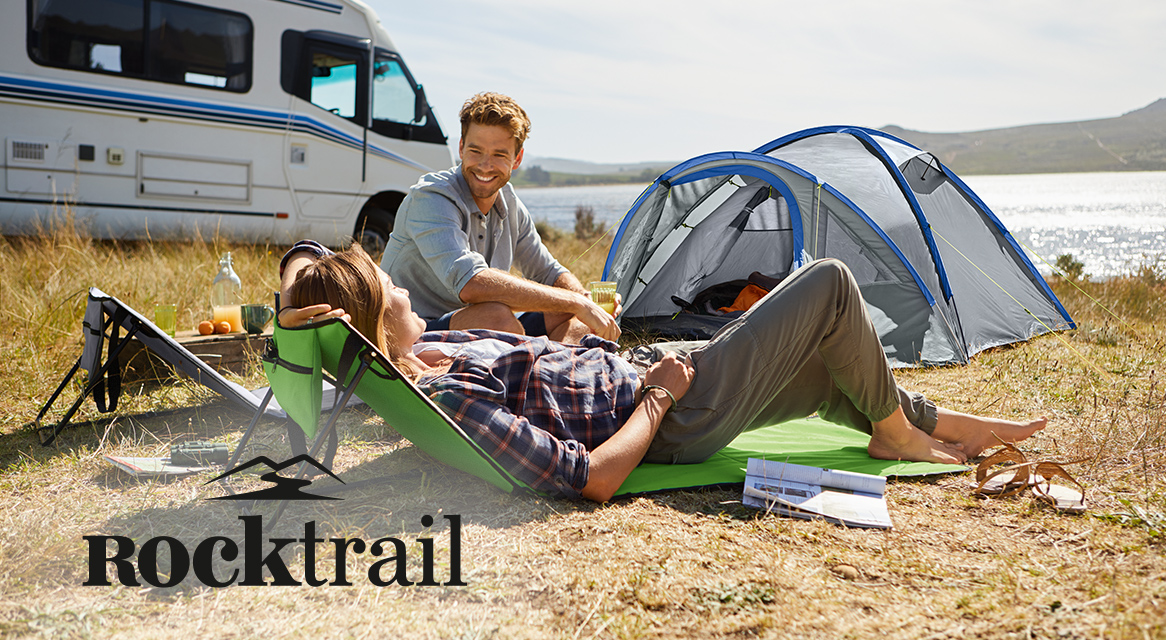 Rocktrail : tente, chaises de camping et détente.