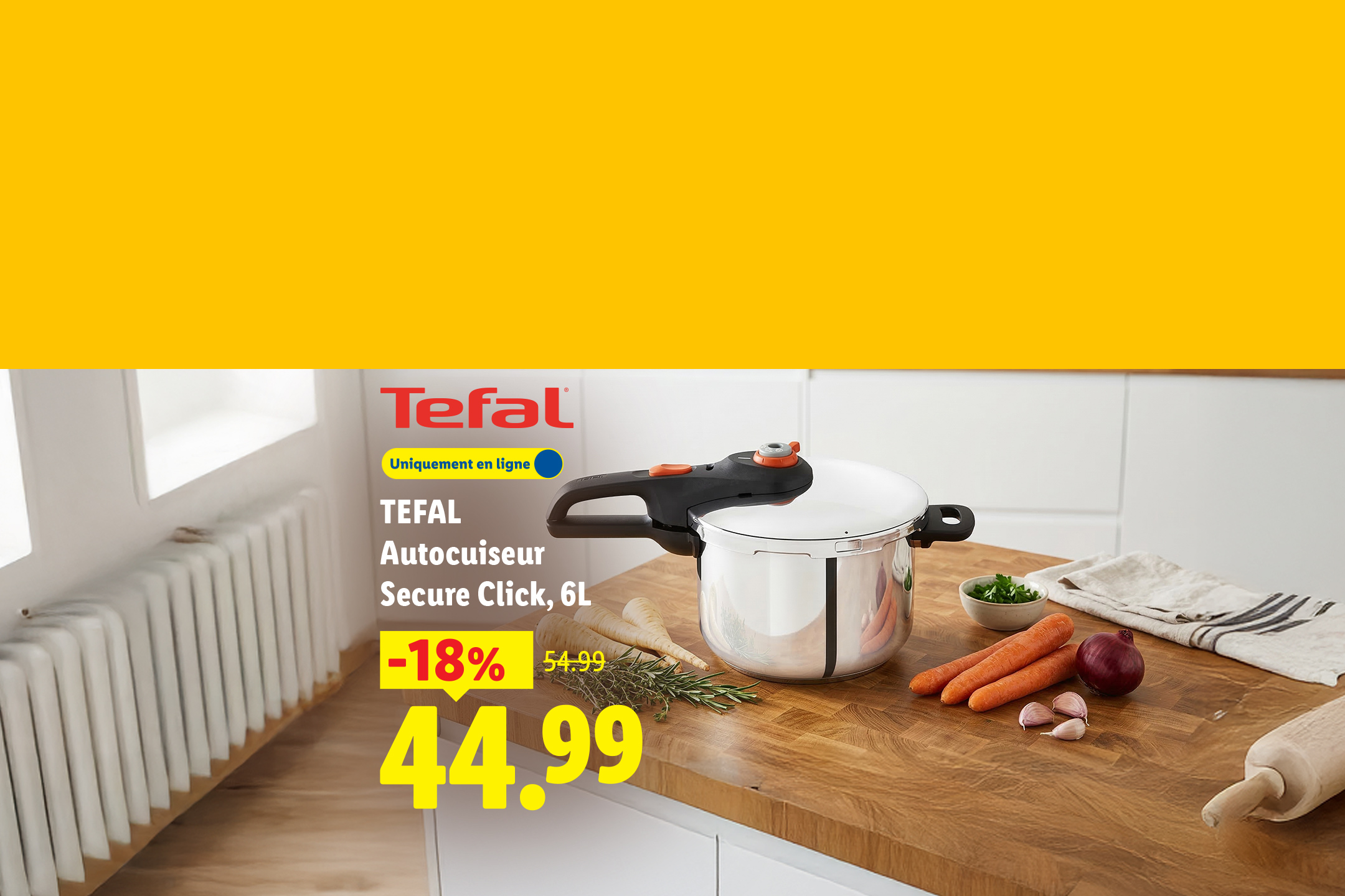 Autocuiseur en acier inoxydable avec des légumes frais sur un plan de travail en bois, -18% de réduction.