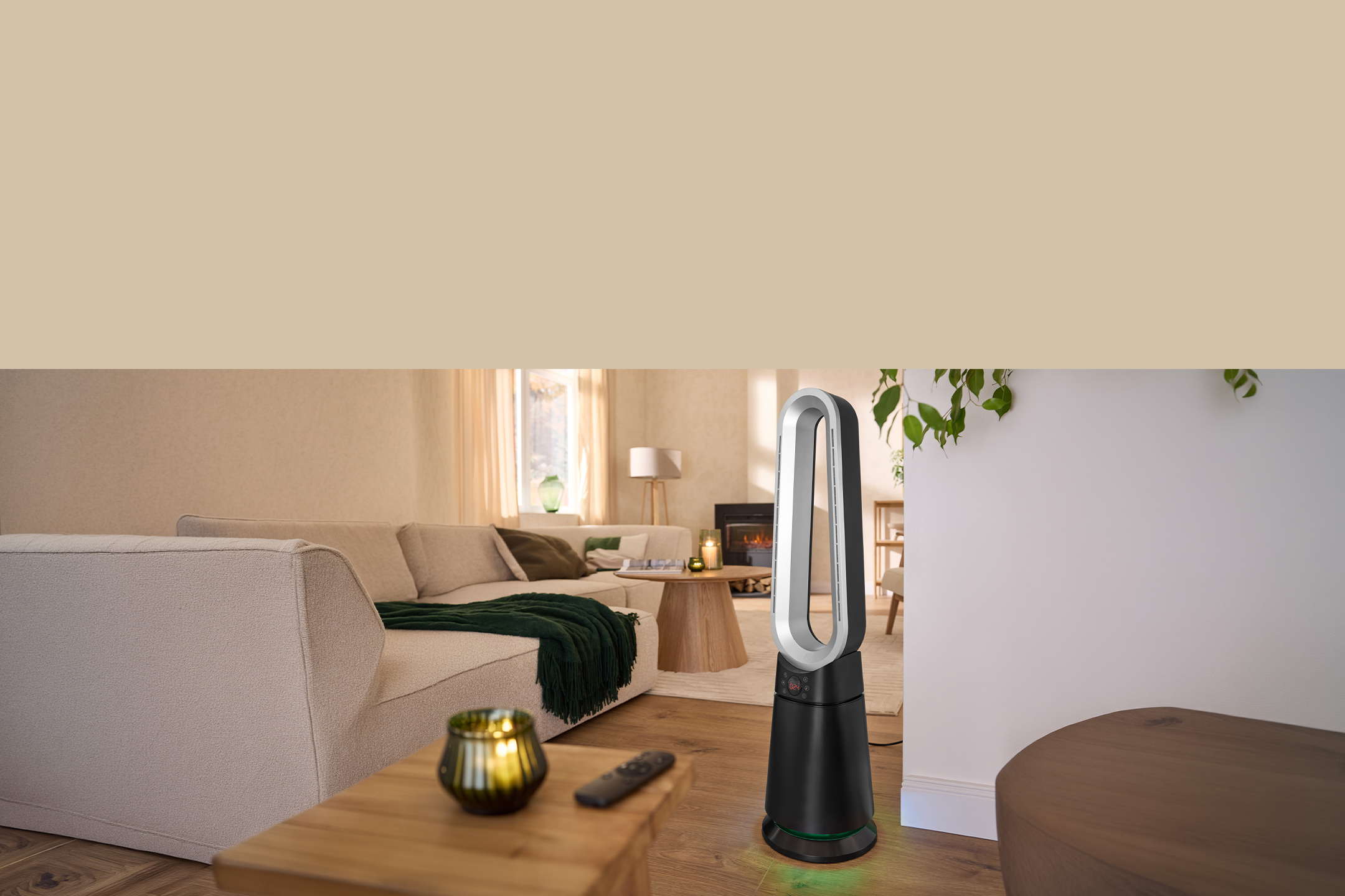 Un ventilateur colonne moderne dans un salon chaleureux.