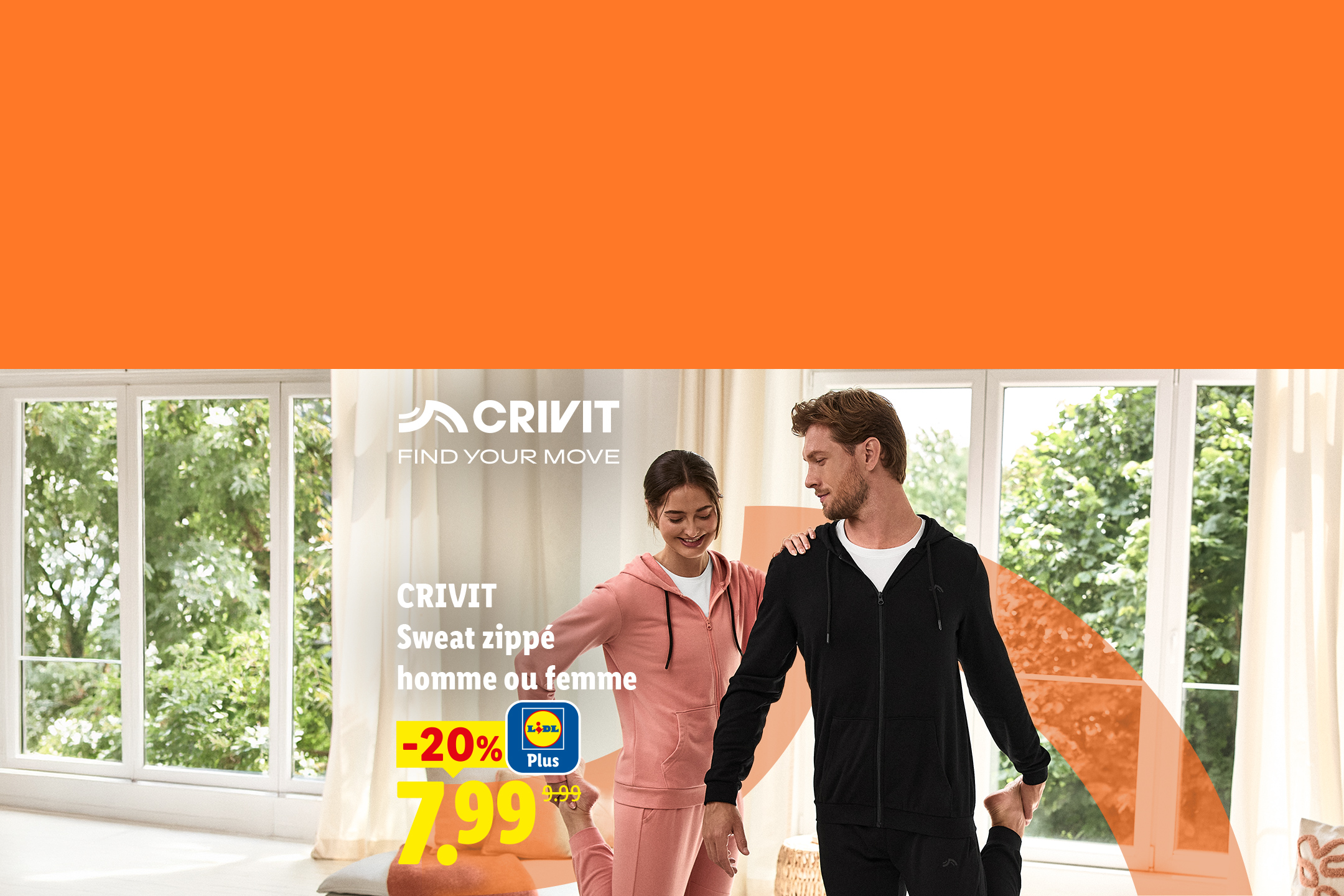 Deux personnes portent des sweats zippés, homme ou femme, en promotion à 7,99€.