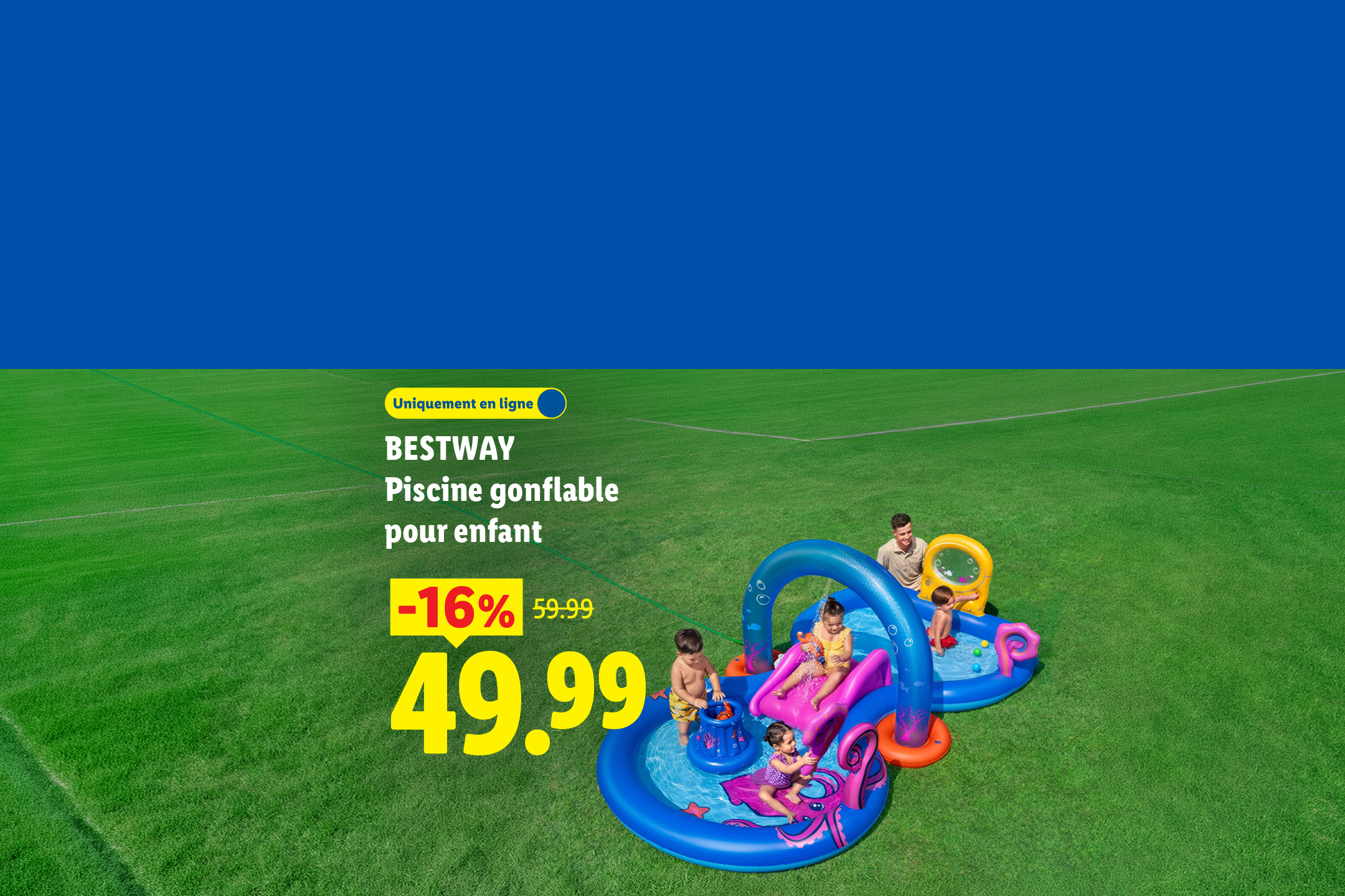 Piscine gonflable pour enfant avec toboggan, -16% à 49.99€, sur fond d'herbe et de ciel bleu.