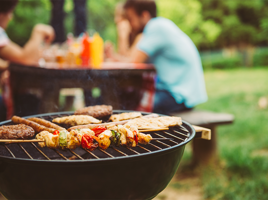 Cuisinez vos grillades en extérieur