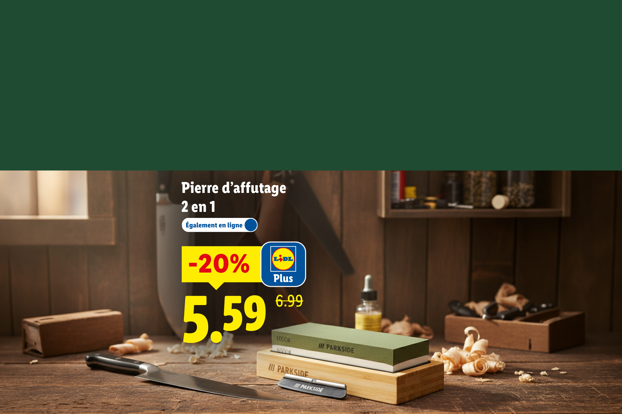 Pierre à aiguiser 2 en 1 avec une réduction de 20 %, affichée sur une table en bois avec un couteau.